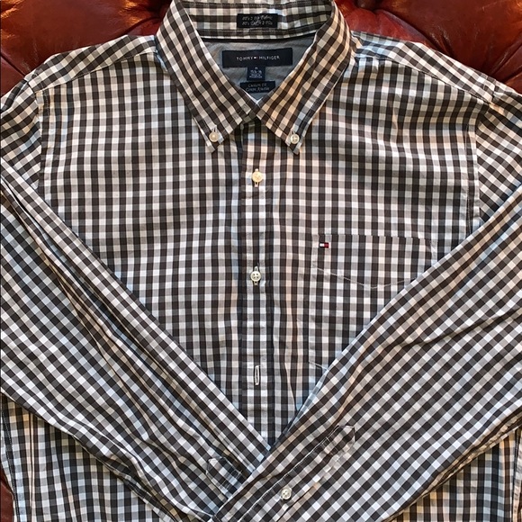 🔥TOMMY HILFIGER BUTTON DOWN DRESS SHIRT🔥 - Picture 2 of 3